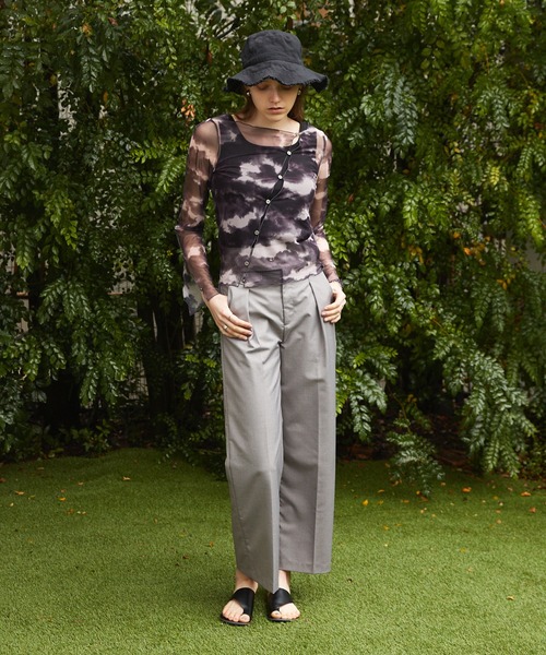 Keeepy(キーピー)の「【Keeepy】tulle diagonal button design ensemble pullover with tank top(Tシャツ/カットソー・レディース・ブラック/ブラック系その他・FREE)」の11枚目の写真