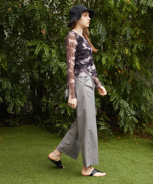 Keeepy(キーピー)の「【Keeepy】tulle diagonal button design ensemble pullover with tank top(Tシャツ/カットソー・レディース・ブラック/ブラック系その他・FREE)」の12枚目の写真