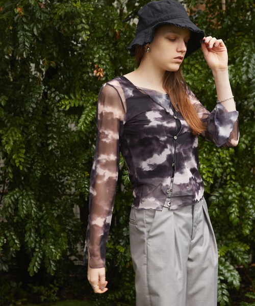Keeepy(キーピー)の「【Keeepy】tulle diagonal button design ensemble pullover with tank top(Tシャツ/カットソー・レディース・ブラック/ブラック系その他・FREE)」の15枚目の写真