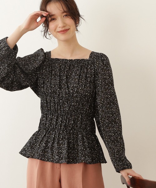 N.（N. Natural Beauty Basic）（エヌエヌナチュラルビューティーベーシック）の「◆シャーリングスクエアブラウス（シャツ/ブラウス・レディース・ホワイト系その他/ブラック系その他/ブルー系その他・MEDIUM）」の3枚目の写真