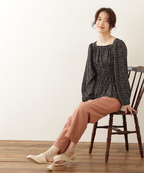 N.（N. Natural Beauty Basic）（エヌエヌナチュラルビューティーベーシック）の「◆シャーリングスクエアブラウス（シャツ/ブラウス・レディース・ホワイト系その他/ブラック系その他/ブルー系その他・MEDIUM）」の5枚目の写真
