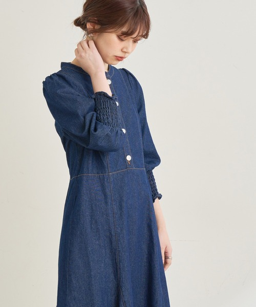 natural couture（ナチュラルクチュール）の「ボリュームデザインスリーブデニムワンピース（ワンピース・レディース・オフホワイト/ブラック/インディゴブルー・FREE）」の14枚目の写真