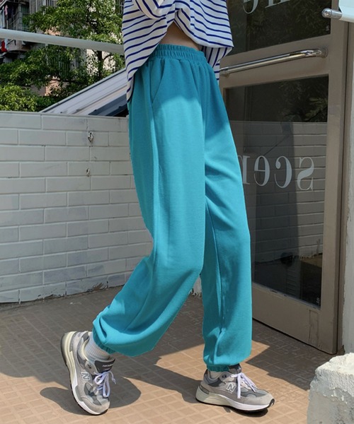 me+em select(ミームセレクト)の「※※【 24色展開 】裏毛カラージョガーパンツ(スウェットパンツ・レディース・ホワイト/ライトグレー/ブラック/ベージュ/パープル/ブラウン/グレー/レッド/カーキ/ピンク/イエロー/オレンジ/ブルー/グリーン/ライトグリーン/ダークグレー/ライトイエロー/ライトピンク/ケリーグリーン/ロイヤルブルー/シャーベット/チャコール/コーラルピンク/パープル系その他・FREE)」の13枚目の写真