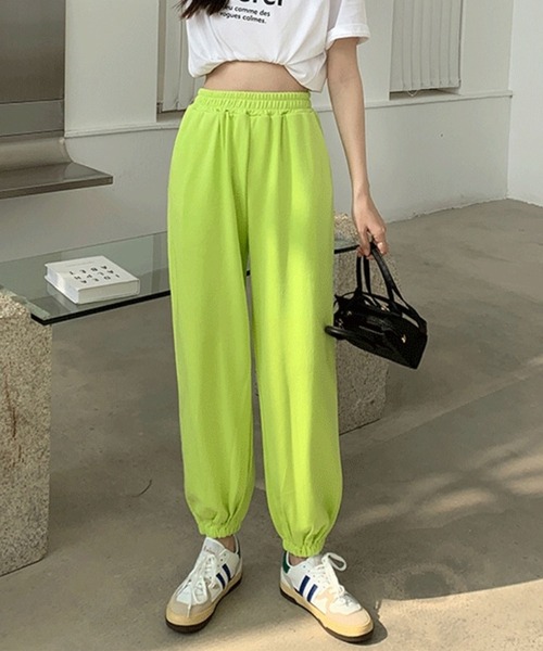 me+em select(ミームセレクト)の「※※【 24色展開 】裏毛カラージョガーパンツ(スウェットパンツ・レディース・ホワイト/ライトグレー/ブラック/ベージュ/パープル/ブラウン/グレー/レッド/カーキ/ピンク/イエロー/オレンジ/ブルー/グリーン/ライトグリーン/ダークグレー/ライトイエロー/ライトピンク/ケリーグリーン/ロイヤルブルー/シャーベット/チャコール/コーラルピンク/パープル系その他・FREE)」の11枚目の写真