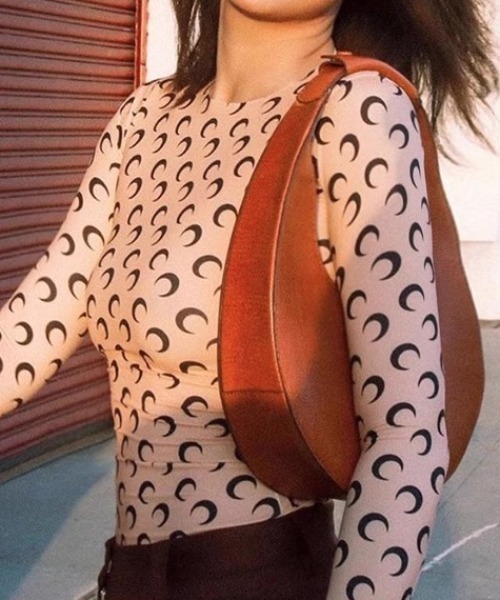 MANGROVE(マングローブ)の「ムーンプリントトップス(Tシャツ/カットソー・レディース・ホワイト/ブラック/ベージュ/レッド/ピンク/グリーン・FREE)」の8枚目の写真