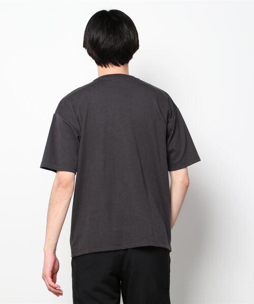 URBAN COLLECTION(アーバンコレクション)の「ポンチ素材 切替Tシャツ(Tシャツ/カットソー・メンズ・グレイッシュベージュ/ネイビー/ホワイト/チャコール・L/M/XL)」の6枚目の写真
