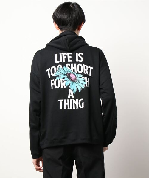 AZUL by moussy(アズールバイマウジー)の「SIGNIFICANT UPTICK HOODIE/シグニフィカントアップティックフーディ(パーカー・メンズ・ブラック/ベージュ/ホワイト・LARGE/MEDIUM)」の6枚目の写真