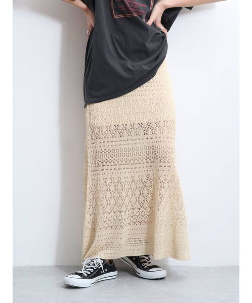 Ungrid（アングリッド）の「透かし編みニットフレアスカート（スカート・レディース・チャコールグレー/ベージュ/ダークオレンジ・FREE）」の4枚目の写真