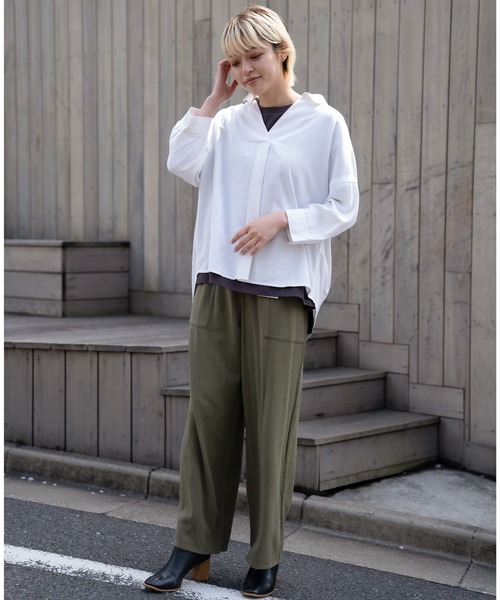 NAVY（ネイビー）の「ミントリネン スキッパーシャツ（シャツ/ブラウス・レディース・ホワイト/ライム/ベージュ/チャコール・フリー）」の6枚目の写真