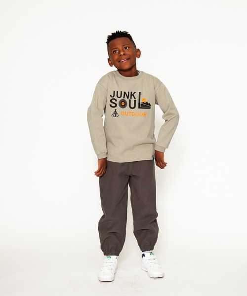 JUNKSOUL（ジャンクソウル）の「JUNK SOUL/国内プリントJUNKSOUL OUTDOORブランドロゴ ロンＴ (M4)（Tシャツ/カットソー・キッズ・ホワイト/オレンジ/ライトイエロー/ライトブルー/ベージュ/カーキ/ブラック/杢グレー・100cm/140cm/150cm/120cm/130cm/110cm/160cm）」の6枚目の写真