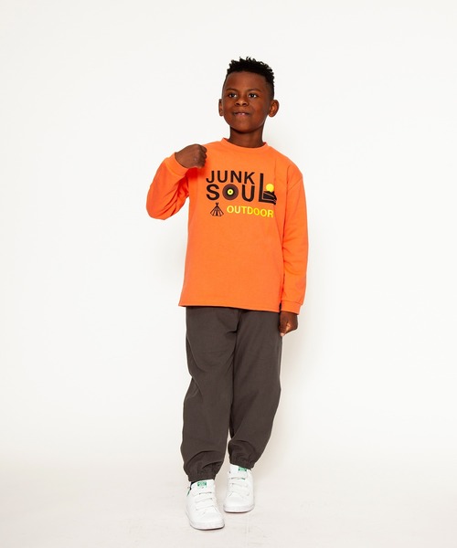 JUNKSOUL（ジャンクソウル）の「JUNK SOUL/国内プリントJUNKSOUL OUTDOORブランドロゴ ロンＴ (M4)（Tシャツ/カットソー・キッズ・ホワイト/オレンジ/ライトイエロー/ライトブルー/ベージュ/カーキ/ブラック/杢グレー・100cm/140cm/150cm/120cm/130cm/110cm/160cm）」の8枚目の写真