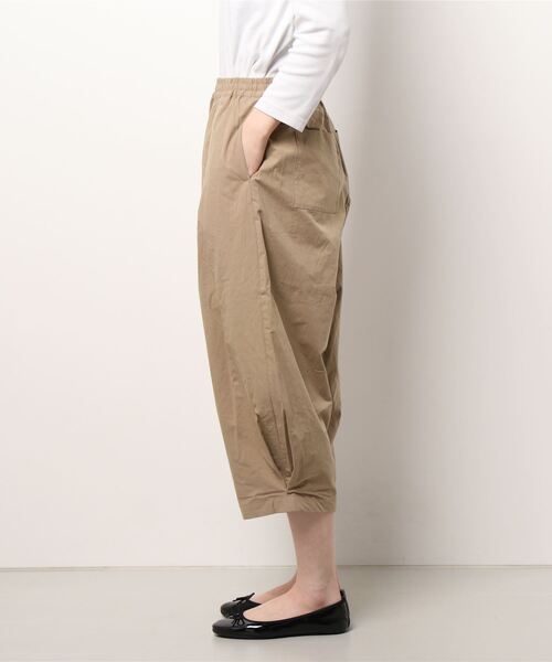 Samansa Mos2(サマンサ モスモス)の「綿タイプライターバルーンパンツ(その他パンツ・レディース・ベージュ/オフホワイト/チャコール・フリ-)」の4枚目の写真