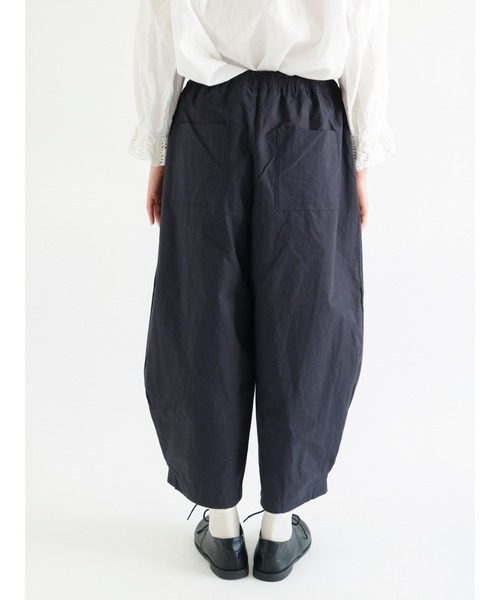 Samansa Mos2(サマンサ モスモス)の「綿タイプライターバルーンパンツ(その他パンツ・レディース・ベージュ/オフホワイト/チャコール・フリ-)」の13枚目の写真