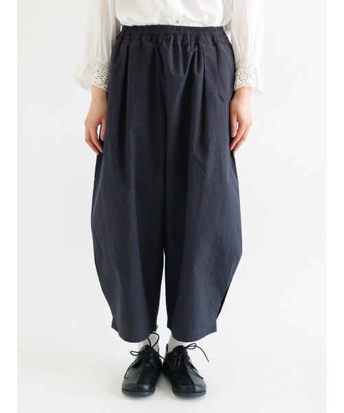 Samansa Mos2(サマンサ モスモス)の「綿タイプライターバルーンパンツ(その他パンツ・レディース・ベージュ/オフホワイト/チャコール・フリ-)」の17枚目の写真