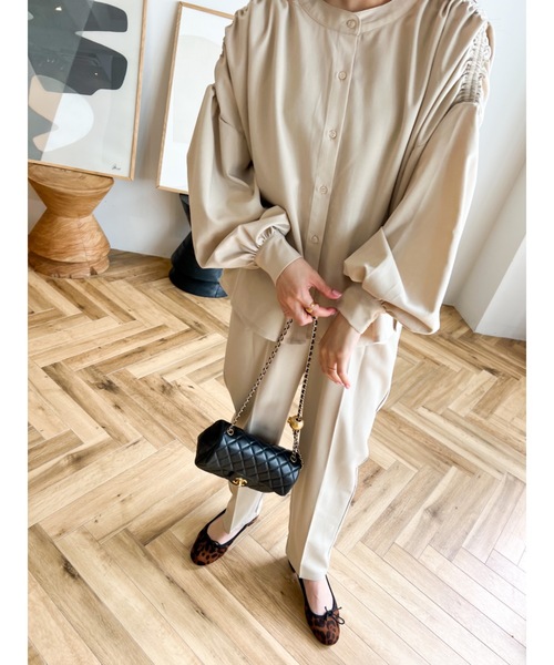 JUMELLE（ジュメロ）の「フロントボタンテーパードパンツ（スラックス・レディース・グレー/ベージュ・SMALL/MEDIUM）」の15枚目の写真