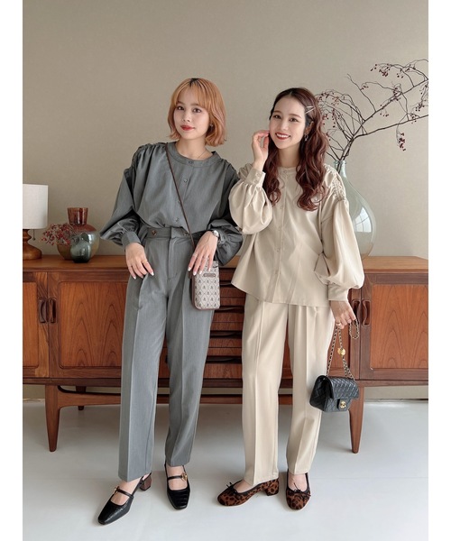 JUMELLE（ジュメロ）の「フロントボタンテーパードパンツ（スラックス・レディース・グレー/ベージュ・SMALL/MEDIUM）」の6枚目の写真