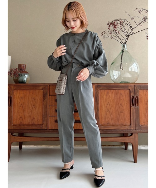 JUMELLE（ジュメロ）の「フロントボタンテーパードパンツ（スラックス・レディース・グレー/ベージュ・SMALL/MEDIUM）」の22枚目の写真