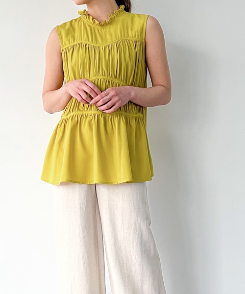 JUNOAH（ジュノア）の「フリル襟ノースリーブブラウス（シャツ/ブラウス・レディース・ブラック/アイボリー/マスタード/グレー・MEDIUM/LARGE）」の16枚目の写真