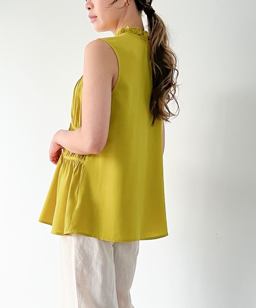 JUNOAH（ジュノア）の「フリル襟ノースリーブブラウス（シャツ/ブラウス・レディース・ブラック/アイボリー/マスタード/グレー・MEDIUM/LARGE）」の11枚目の写真