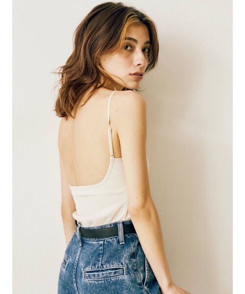 EVRIS(エヴリス)の「バックオープンリブキャミソール(キャミソール・レディース・ブラック/アイボリー・FREE)」の13枚目の写真
