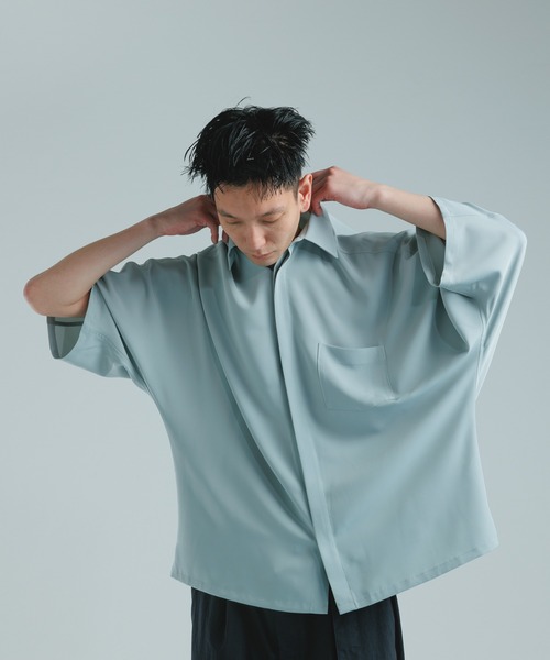 ADAM ET ROPE'(アダムエロペ)の「【WEB限定】ドルマン ハーフスリーブ ルーズビッグ レギュラーカラー シャツ(シャツ/ブラウス・メンズ・ブラック/グレー/ライトグリーン/ネイビー・L/M)」の6枚目の写真