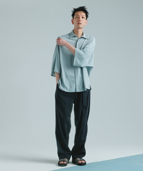 ADAM ET ROPE'(アダムエロペ)の「【WEB限定】ドルマン ハーフスリーブ ルーズビッグ レギュラーカラー シャツ(シャツ/ブラウス・メンズ・ブラック/グレー/ライトグリーン/ネイビー・L/M)」の9枚目の写真