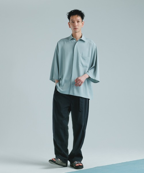 ADAM ET ROPE'(アダムエロペ)の「【WEB限定】ドルマン ハーフスリーブ ルーズビッグ レギュラーカラー シャツ(シャツ/ブラウス・メンズ・ブラック/グレー/ライトグリーン/ネイビー・L/M)」の10枚目の写真