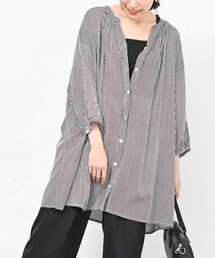 レーヨンノーカラー前開き7分袖ブラウス