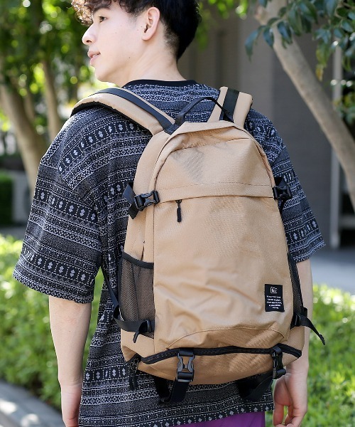 チチカカ（チチカカ）の「KiU バックパック（バックパック/リュック・レディース・ブラック/その他1/キャメル・FREE）」の2枚目の写真