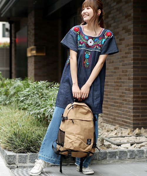 チチカカ（チチカカ）の「KiU バックパック（バックパック/リュック・レディース・ブラック/その他1/キャメル・FREE）」の5枚目の写真