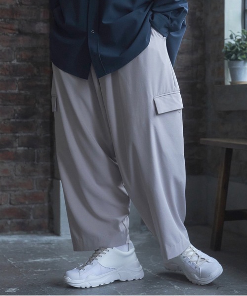 Alpinus(アルピナス)の「Urban balloon cargo slacks / アーバンバルーンカーゴスラックス(カーゴパンツ・メンズ・グリーン/ブラック/ホワイト・SMALL/MEDIUM)」の19枚目の写真