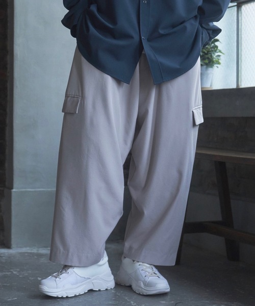 Alpinus(アルピナス)の「Urban balloon cargo slacks / アーバンバルーンカーゴスラックス(カーゴパンツ・メンズ・グリーン/ブラック/ホワイト・SMALL/MEDIUM)」の17枚目の写真