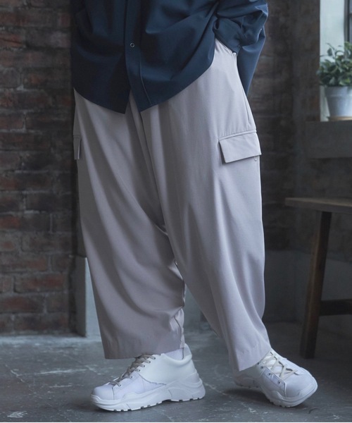 Alpinus(アルピナス)の「Urban balloon cargo slacks / アーバンバルーンカーゴスラックス(カーゴパンツ・メンズ・グリーン/ブラック/ホワイト・SMALL/MEDIUM)」の16枚目の写真