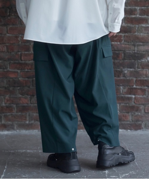 Alpinus(アルピナス)の「Urban balloon cargo slacks / アーバンバルーンカーゴスラックス(カーゴパンツ・メンズ・グリーン/ブラック/ホワイト・SMALL/MEDIUM)」の12枚目の写真