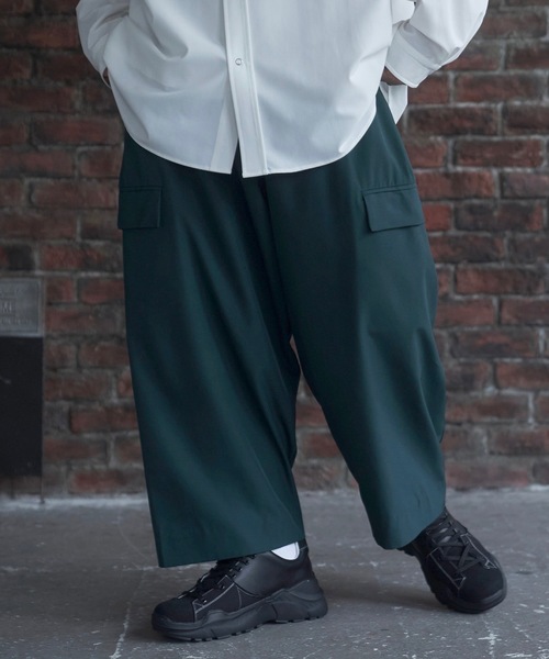 Alpinus(アルピナス)の「Urban balloon cargo slacks / アーバンバルーンカーゴスラックス(カーゴパンツ・メンズ・グリーン/ブラック/ホワイト・SMALL/MEDIUM)」の10枚目の写真