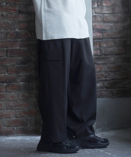 Alpinus(アルピナス)の「Urban balloon cargo slacks / アーバンバルーンカーゴスラックス(カーゴパンツ・メンズ・グリーン/ブラック/ホワイト・SMALL/MEDIUM)」の5枚目の写真