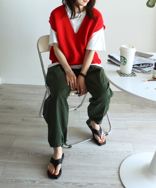 COURO（コウロ）の「Ｖネックカラーニットベスト（ベスト・レディース・レッド/サックスブルー/ピンク/オレンジ/ブルー/グリーン/ブルーグリーン・FREE）」の13枚目の写真