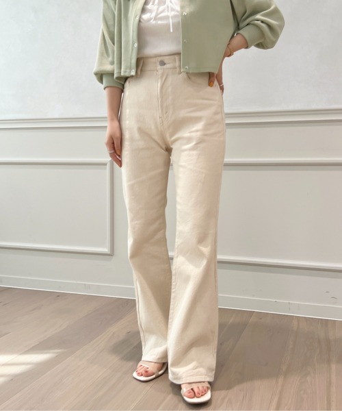 apres jour（アプレジュール）の「フレアーデニムパンツ【ZOZOTOWN限定アイテム】（デニムパンツ・レディース・ブラック/キナリ/ダークブルー・X-LARGE/LARGE/SMALL/MEDIUM）」の5枚目の写真