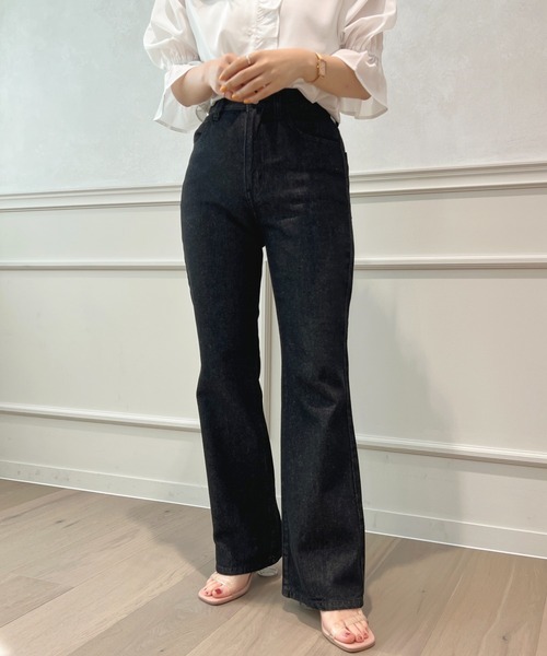 apres jour（アプレジュール）の「フレアーデニムパンツ【ZOZOTOWN限定アイテム】（デニムパンツ・レディース・ブラック/キナリ/ダークブルー・X-LARGE/LARGE/SMALL/MEDIUM）」の13枚目の写真