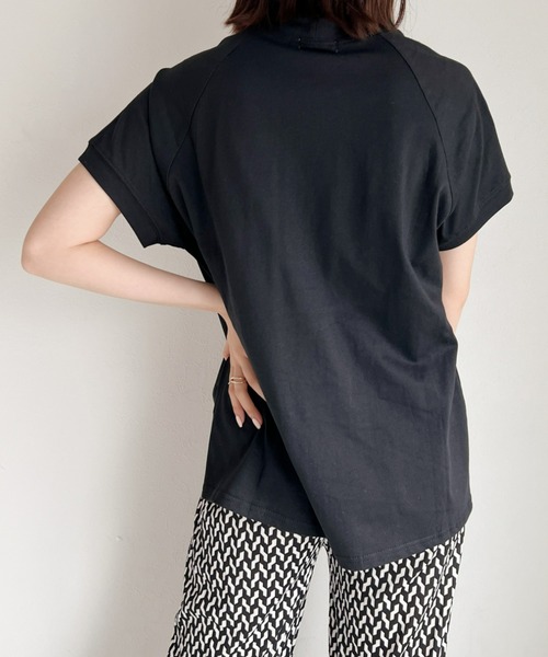 at12:03(アットイチニーゼロサン)の「モックネック シンプルフレンチスリーブトップス/ラグランTシャツ(Tシャツ/カットソー・レディース・ホワイト/ブラック/ベージュ/ブラウン/ブルー・FREE)」の9枚目の写真
