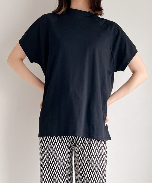 at12:03(アットイチニーゼロサン)の「モックネック シンプルフレンチスリーブトップス/ラグランTシャツ(Tシャツ/カットソー・レディース・ホワイト/ブラック/ベージュ/ブラウン/ブルー・FREE)」の8枚目の写真