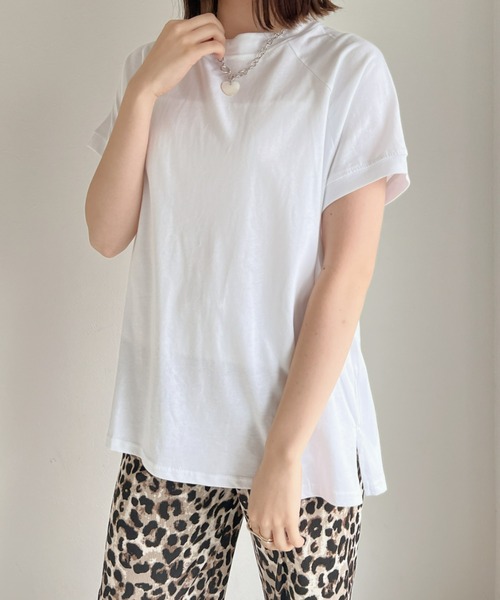 at12:03(アットイチニーゼロサン)の「モックネック シンプルフレンチスリーブトップス/ラグランTシャツ(Tシャツ/カットソー・レディース・ホワイト/ブラック/ベージュ/ブラウン/ブルー・FREE)」の6枚目の写真