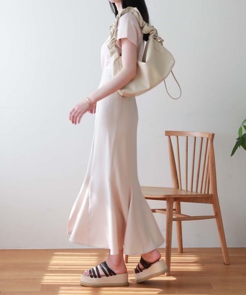 archives(アルシーヴ)の「マチ付きマーメイドスカート(スカート・レディース・ブルーグレー/アイボリー/ブラウン/ブラック・MEDIUM)」の9枚目の写真