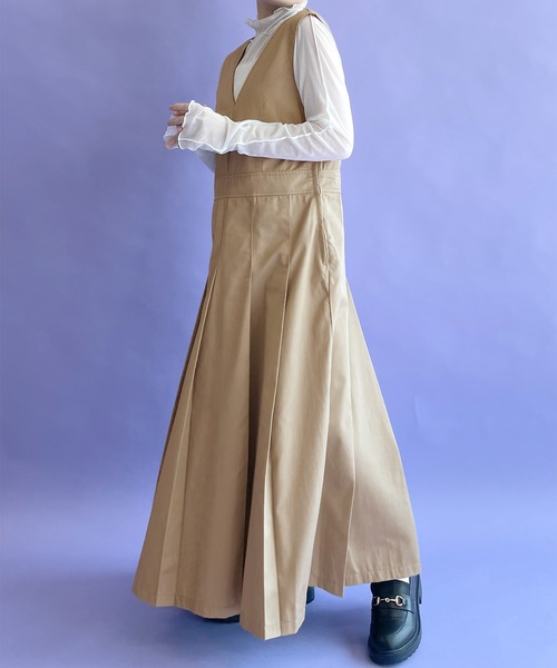 w closet（ダブルクローゼット）の「【2WAY】チノプリーツジャンパースカート（ジャンパースカート・レディース・ベージュ/ダークネイビー・FREE）」の7枚目の写真