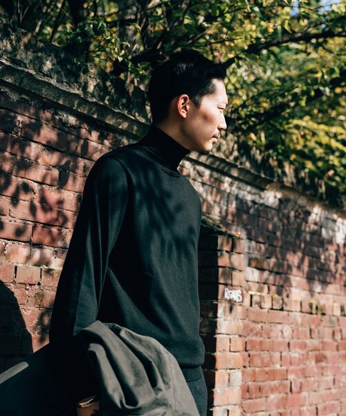 EDIFICE（エディフィス）の「16ゲージ タートルネック ニット（ニット/セーター・メンズ・ホワイト/ブラック/チャコールグレー/ベージュ/グリーン/ネイビー/ブルー/レッド・SMALL/MEDIUM/LARGE/X-LARGE）」の13枚目の写真