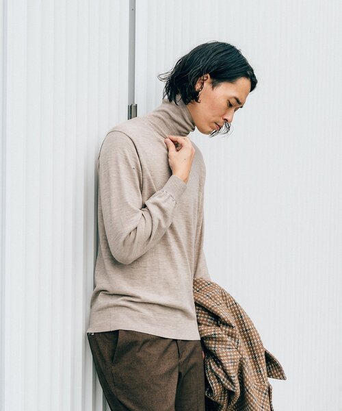 EDIFICE（エディフィス）の「16ゲージ タートルネック ニット（ニット/セーター・メンズ・ホワイト/ブラック/チャコールグレー/ベージュ/グリーン/ネイビー/ブルー/レッド・SMALL/MEDIUM/LARGE/X-LARGE）」の17枚目の写真