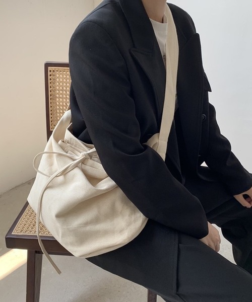 HEILIS(ヘイリス)の「大容量キャンバスショルダーバッグ / メッセンジャーバッグ コットン(メッセンジャーバッグ・レディース・ブラック/アイボリー/カーキ・FREE)」の15枚目の写真