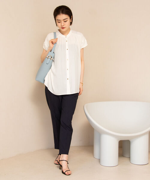 NOLLEY’S Sophi（ノーリーズソフィ）の「メタルマンテルワンハンドルバッグ M（トートバッグ・レディース・ブラック/ベージュ/サックスブルー・FREE）」の5枚目の写真