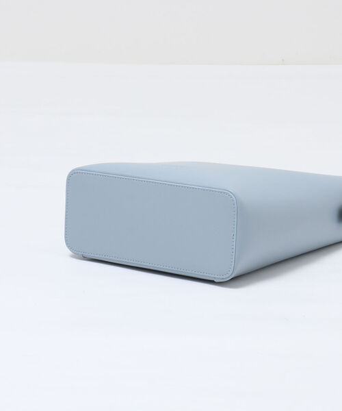 NOLLEY’S Sophi（ノーリーズソフィ）の「メタルマンテルワンハンドルバッグ M（トートバッグ・レディース・ブラック/ベージュ/サックスブルー・FREE）」の17枚目の写真