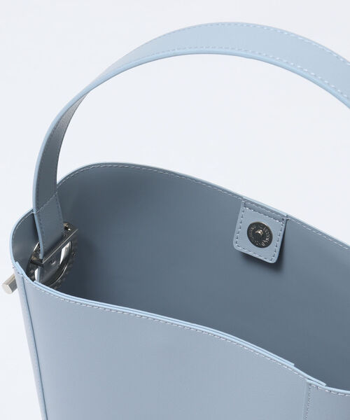 NOLLEY’S Sophi（ノーリーズソフィ）の「メタルマンテルワンハンドルバッグ M（トートバッグ・レディース・ブラック/ベージュ/サックスブルー・FREE）」の20枚目の写真